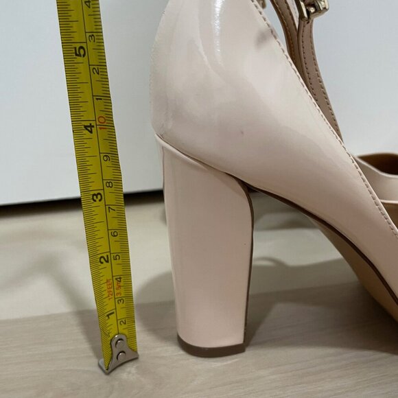 Banana Republic Nude/Cream Heels Size Women's 7 Ankle Strap Round Toe - Picture 3 of 13